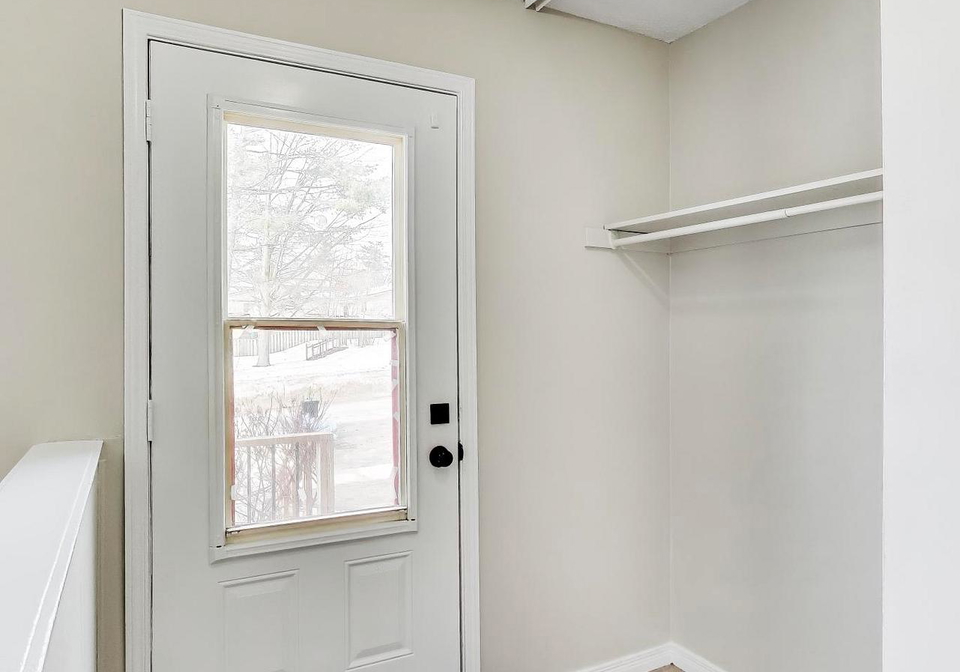 77-frost-trail-barrie-ontario-s12879246