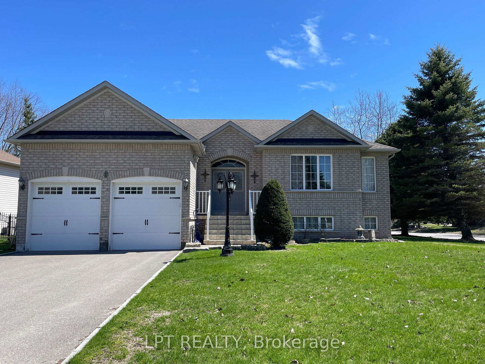 1-bay-court-wasaga-beach-ontario-s12879776