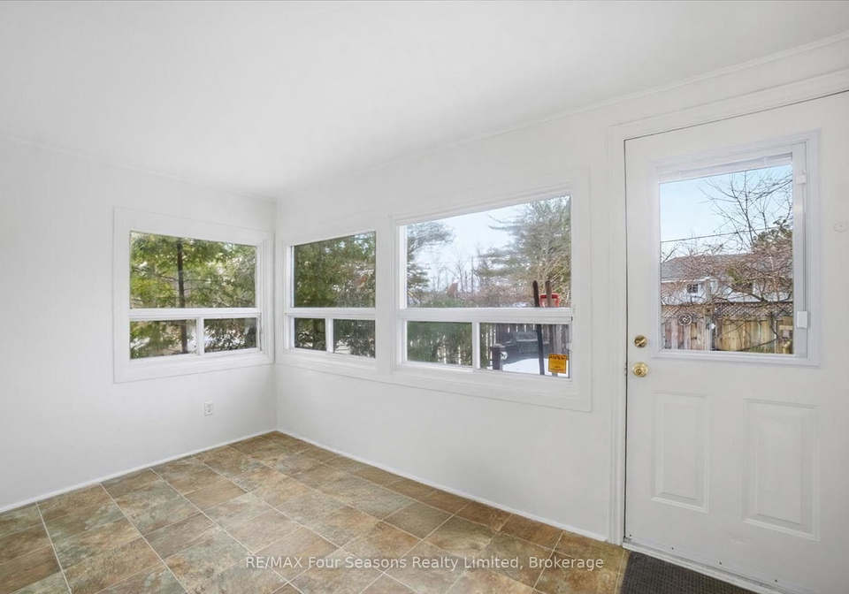 220-old-mosley-street-wasaga-beach-ontario-s12887142
