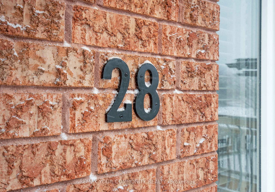 28-moon-drive-barrie-ontario-s12887772