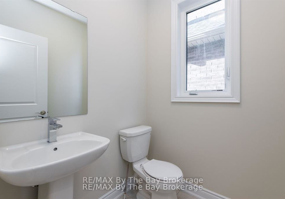 3-periwinkle-road-springwater-ontario-s12888928