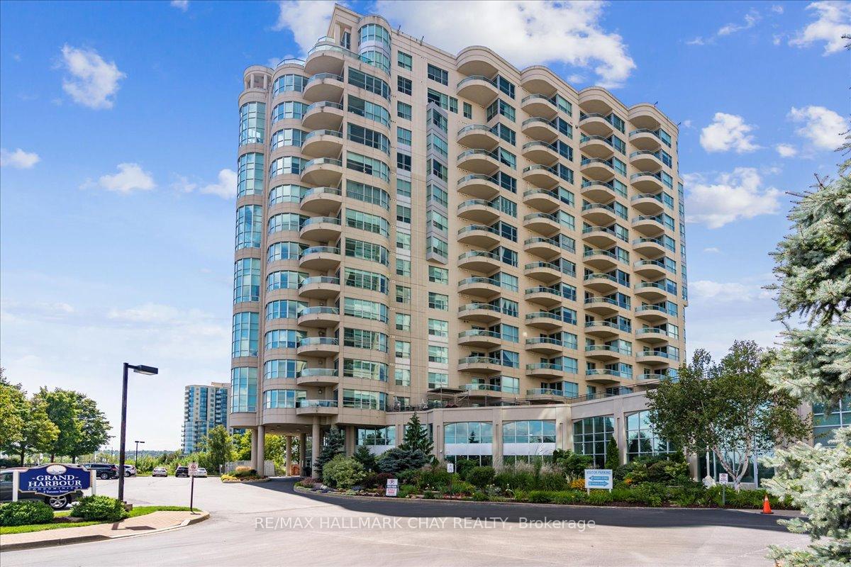 2-toronto-street-barrie-ontario-s12889694