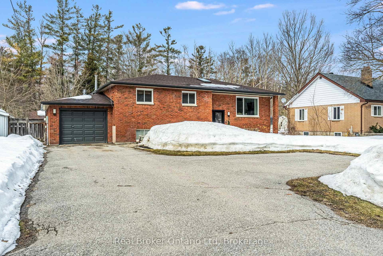 3922-horseshoe-valley-road-w-springwater-ontario-s12890812