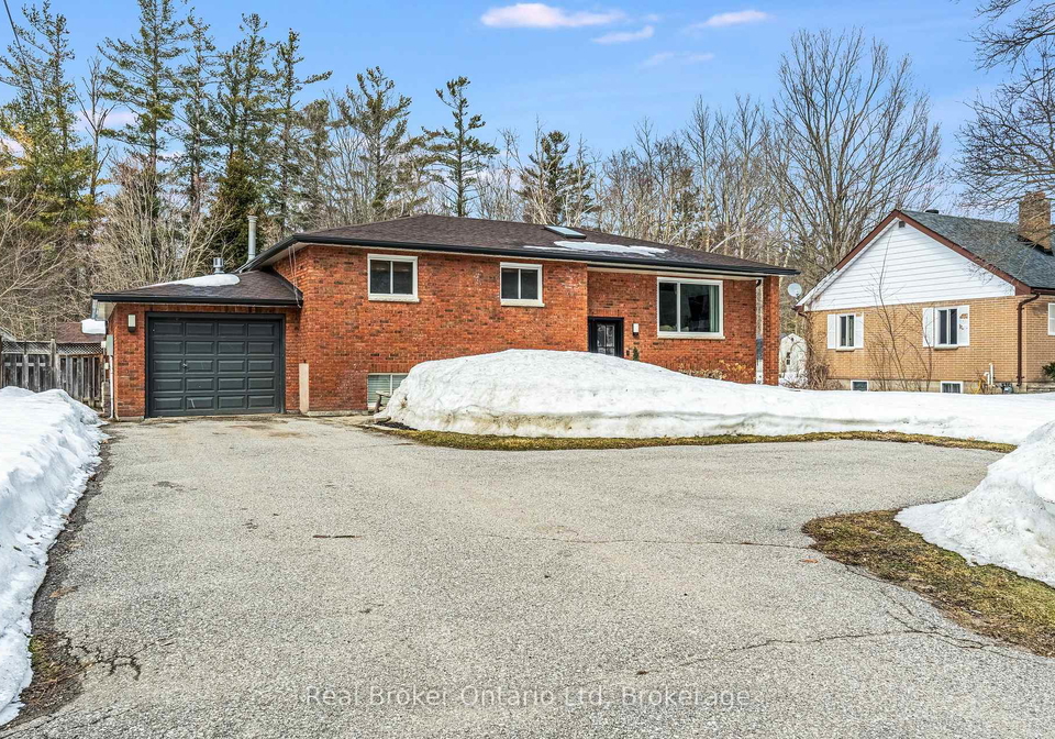 3922-horseshoe-valley-road-w-springwater-ontario-s12890812