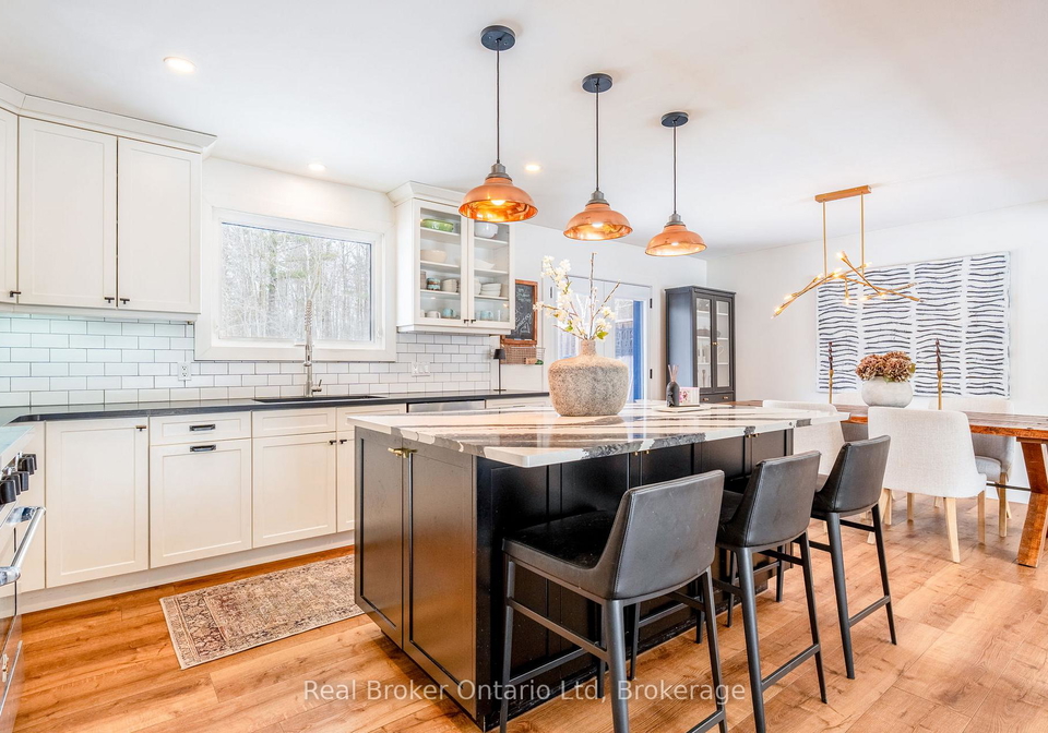 3922-horseshoe-valley-road-w-springwater-ontario-s12890812