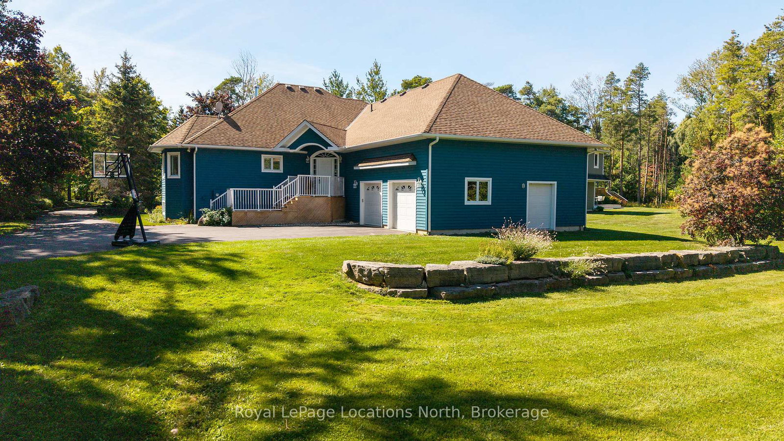 9-georgian-court-collingwood-ontario-s12891196