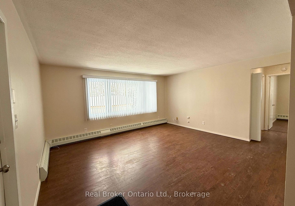 301-west-street-n-orillia-ontario-s12893060