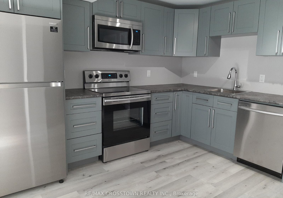 32-ryan-court-barrie-ontario-s12896836