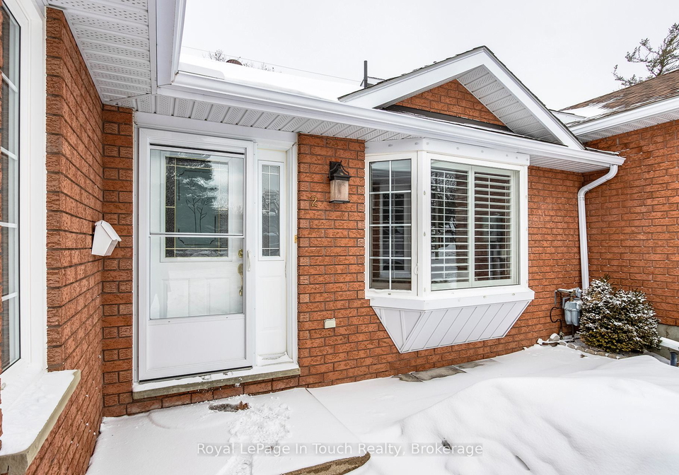 90-burke-street-penetanguishene-ontario-s12903952