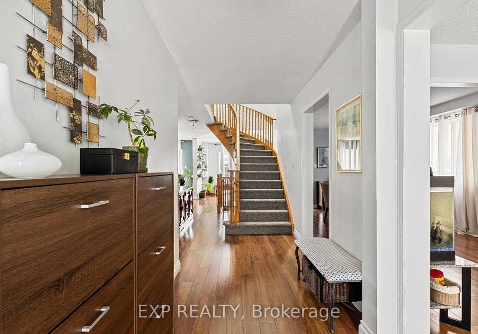 5-sun-king-crescent-barrie-ontario-s12903954