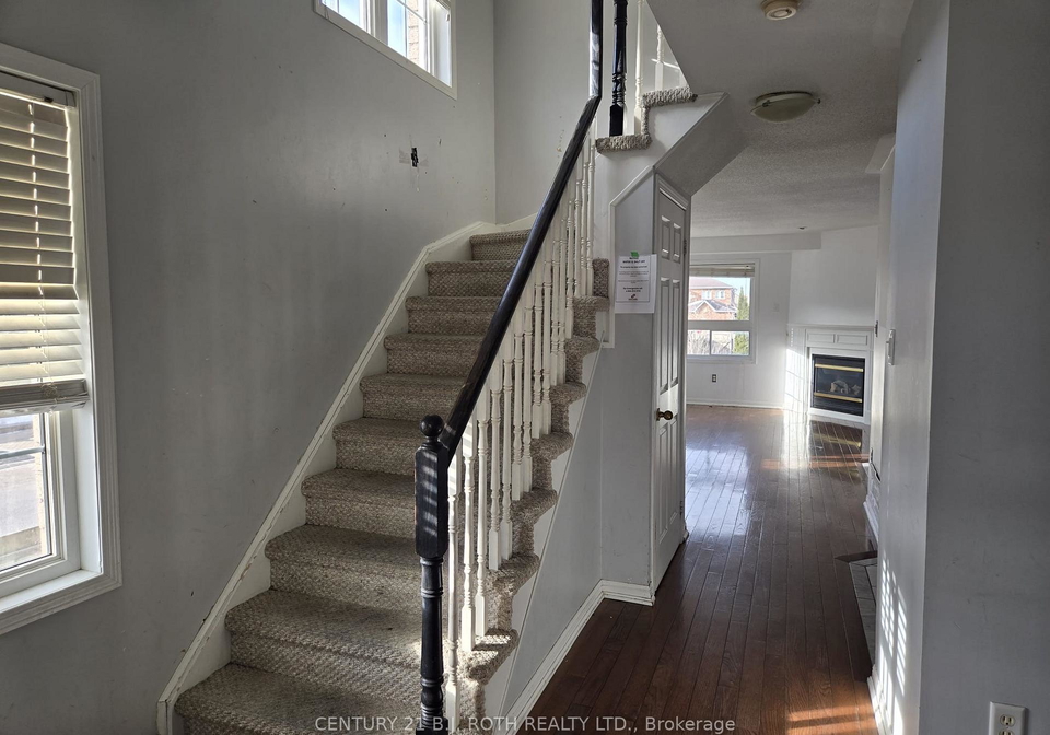 60-ridwell-street-barrie-ontario-s12906366
