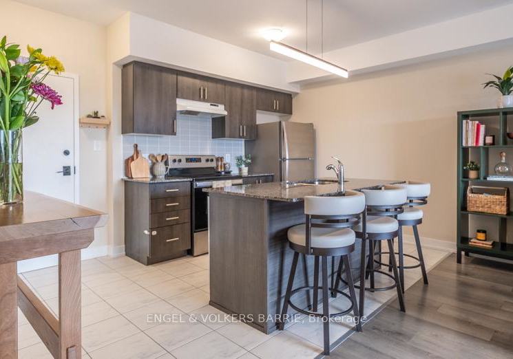 4-spice-way-barrie-ontario-s12914880