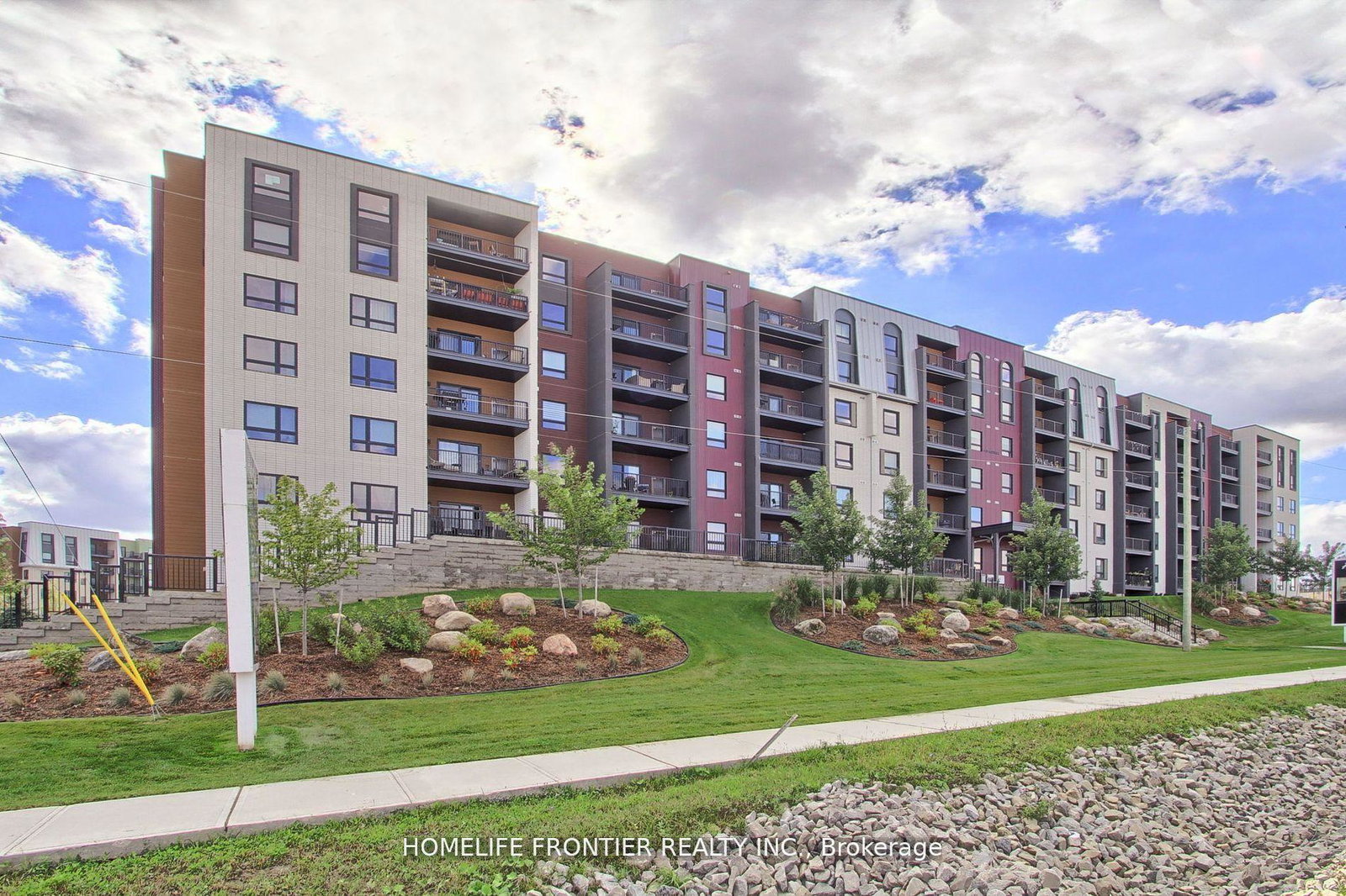 4-spice-way-barrie-ontario-s12918322
