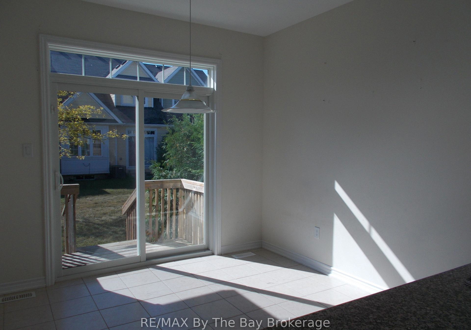 25-appalachian-trail-wasaga-beach-ontario-s12919124