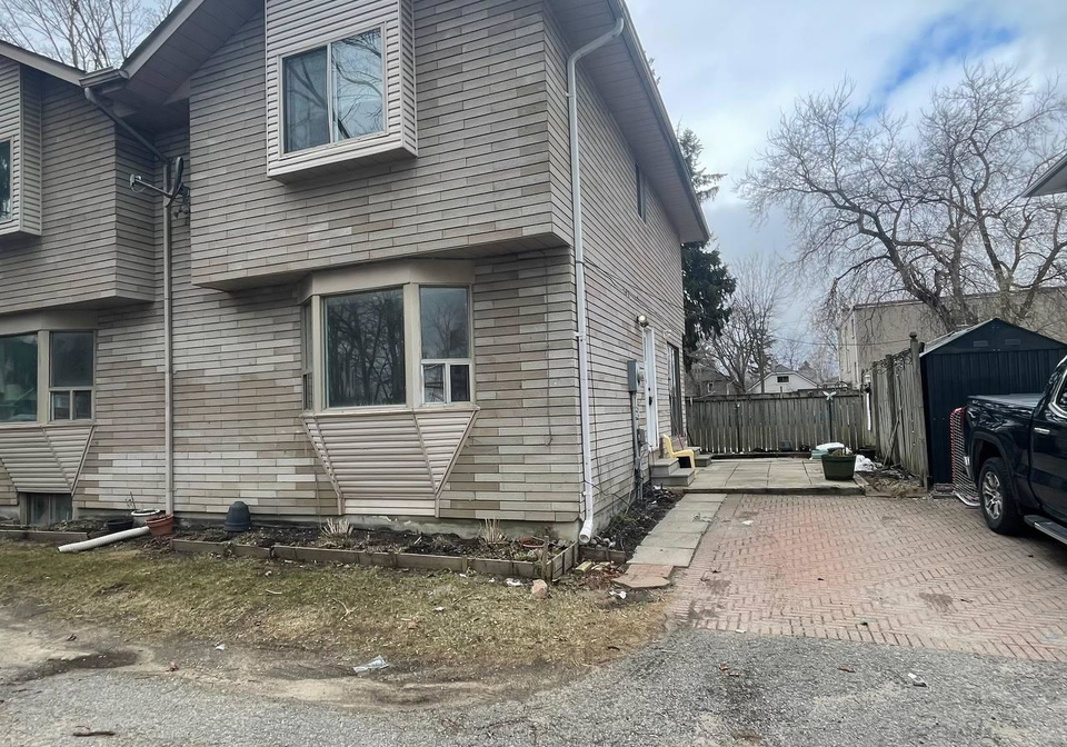 82-sanford-street-barrie-ontario-s12920790