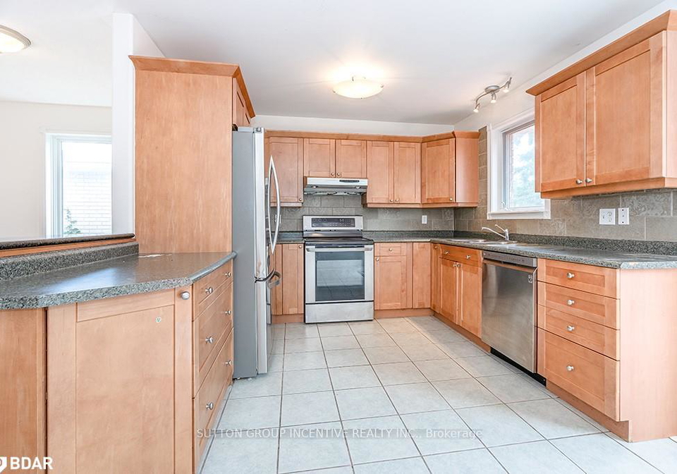 40-kell-place-barrie-ontario-s12931472