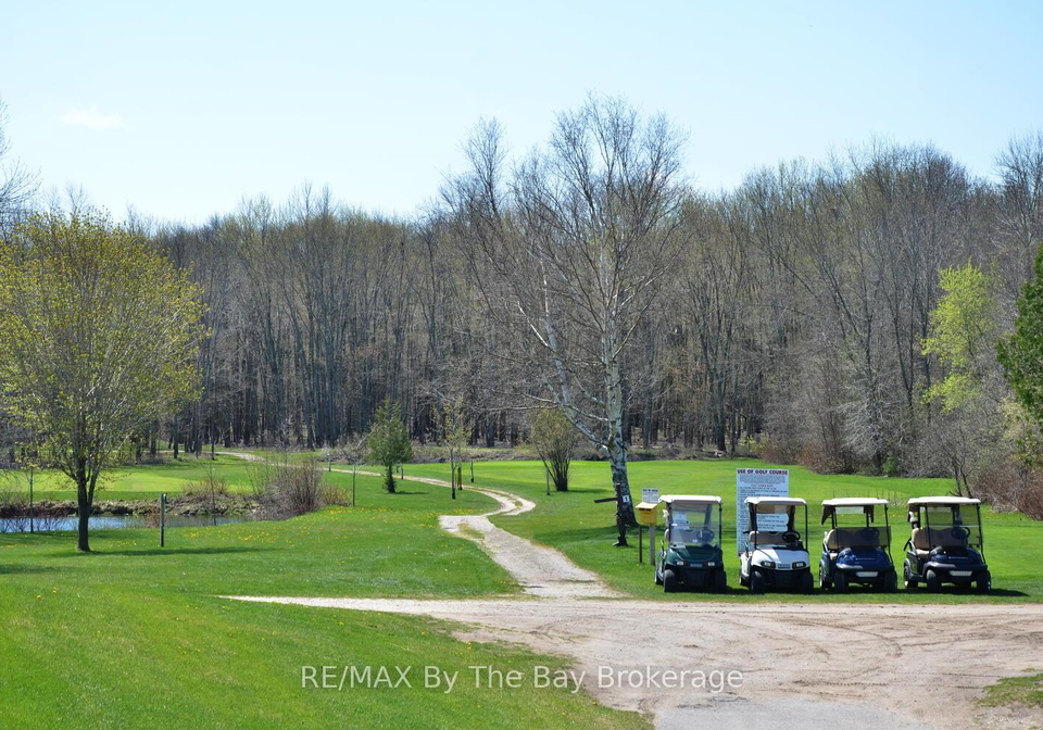 15-carruthers-street-s-wasaga-beach-ontario-s12934442