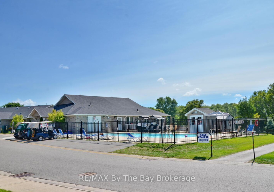 15-carruthers-street-s-wasaga-beach-ontario-s12934442