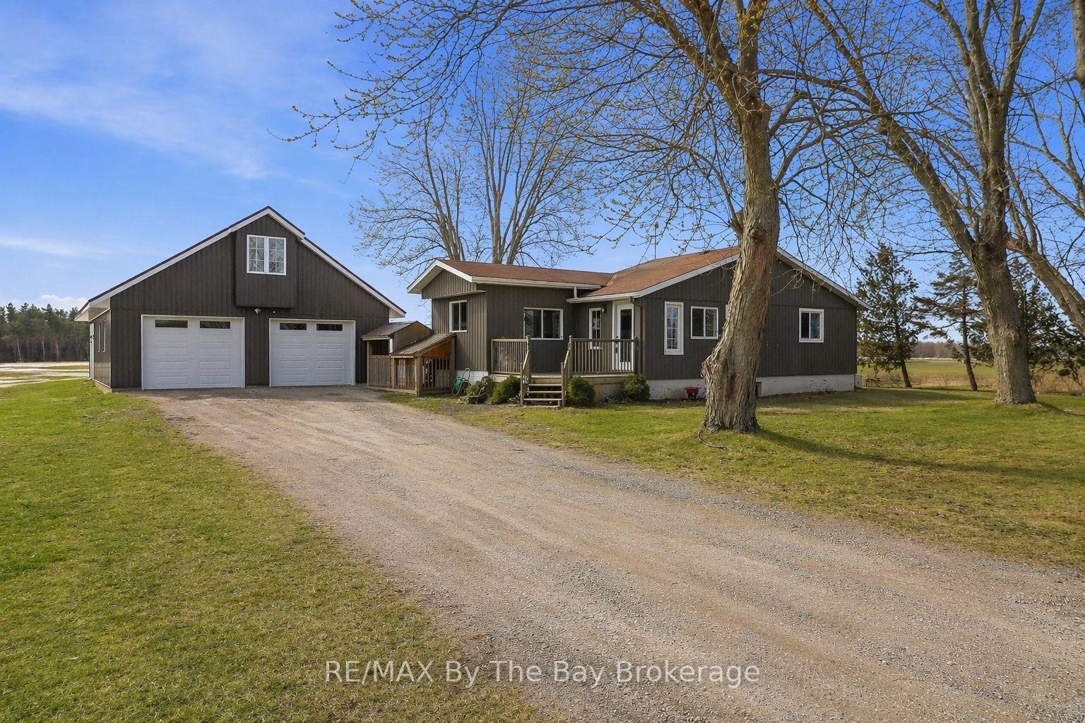 2533-flos-3-road-w-springwater-ontario-s12935852
