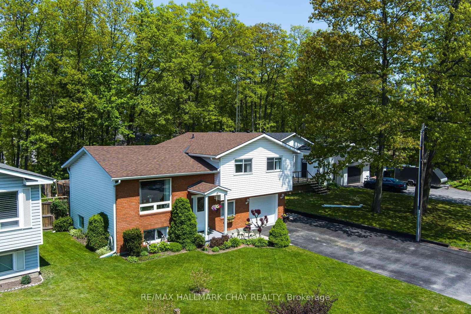 15-oaktree-court-wasaga-beach-ontario-s12943612
