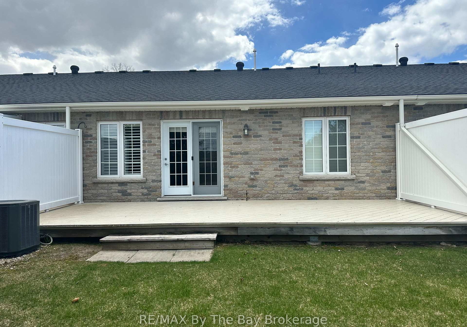 35-garden-grove-crescent-wasaga-beach-ontario-s12946976