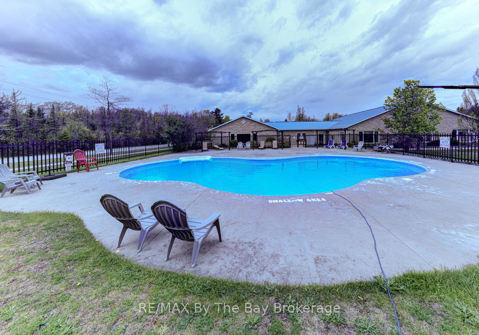 85-theme-park-drive-wasaga-beach-ontario-s12949140