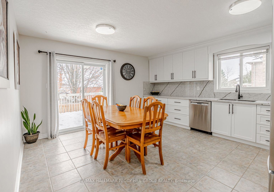 121-sovereigns-gate-barrie-ontario-s12950130