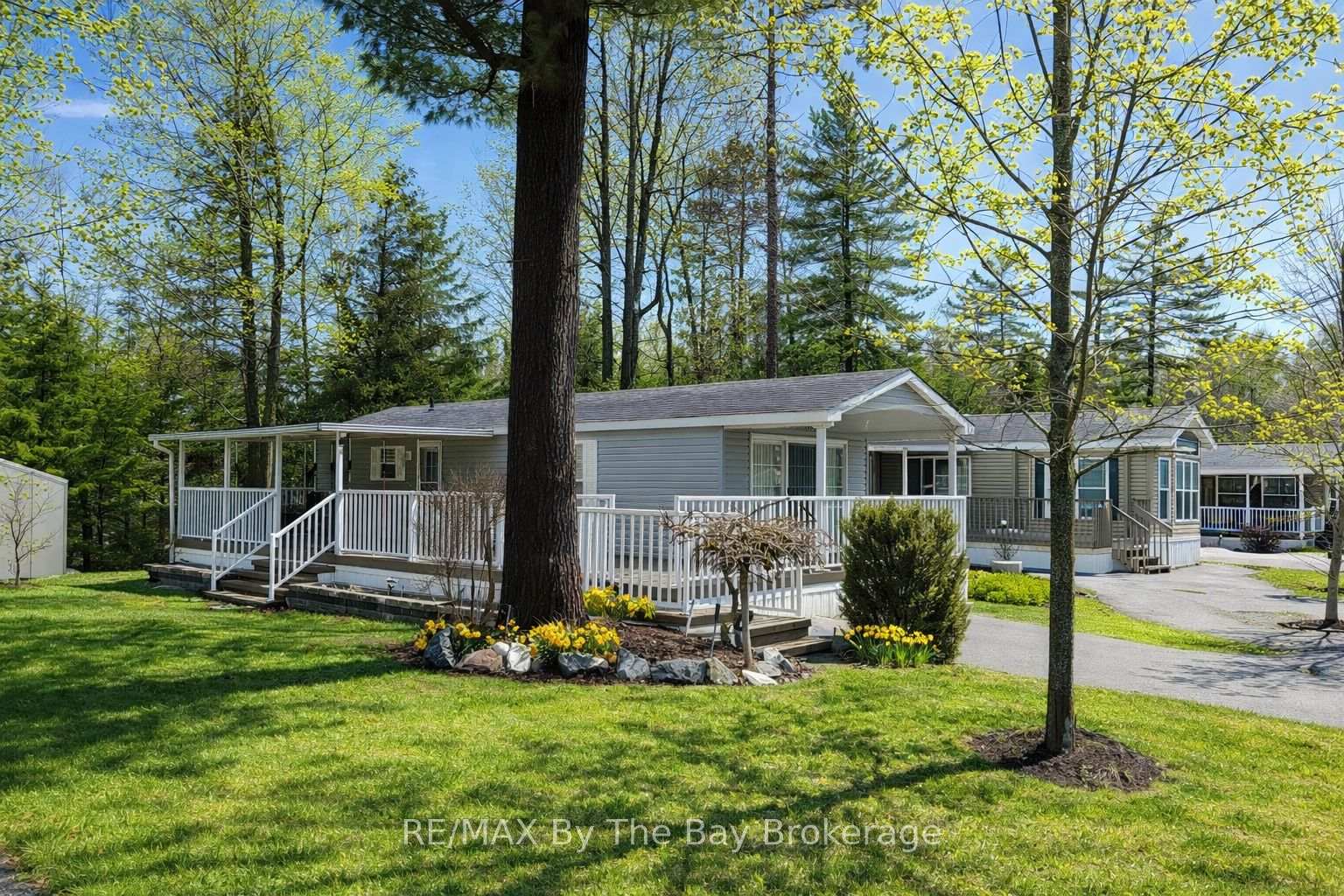 32-temagami-trail-wasaga-beach-ontario-s12952884