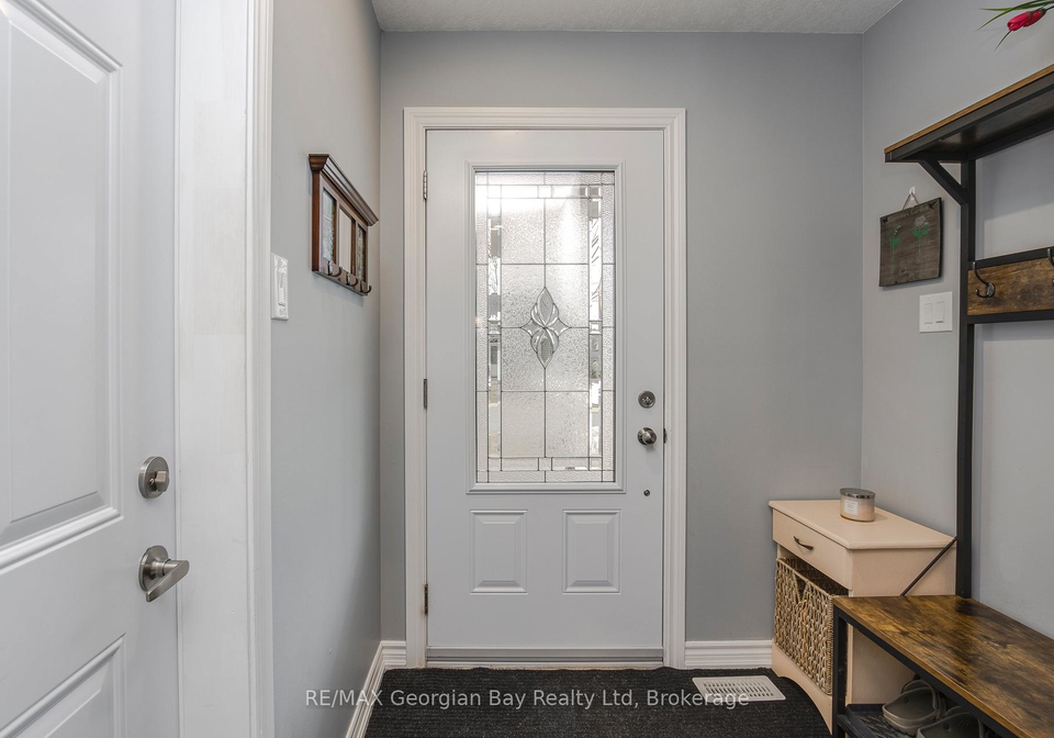39-chamberlain-crescent-penetanguishene-ontario-s12956852