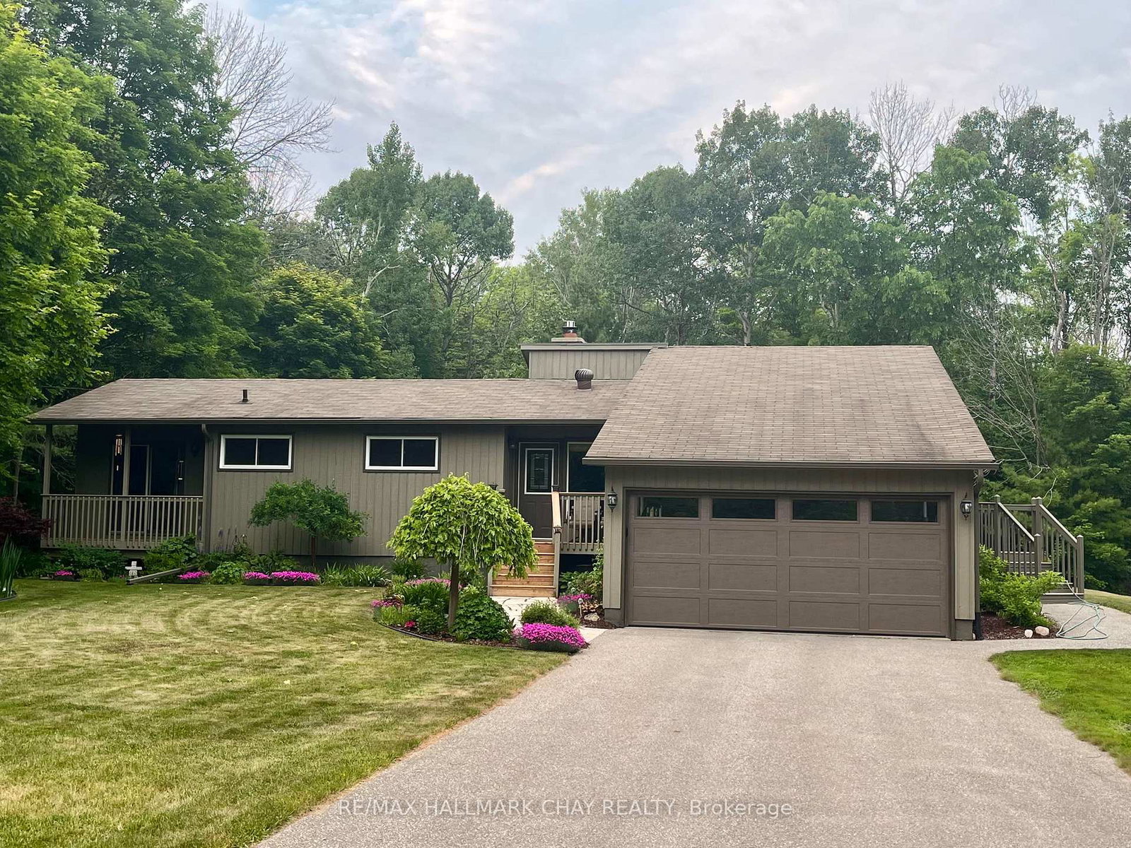 1075-6-line-s-oro-medonte-ontario-s12961792