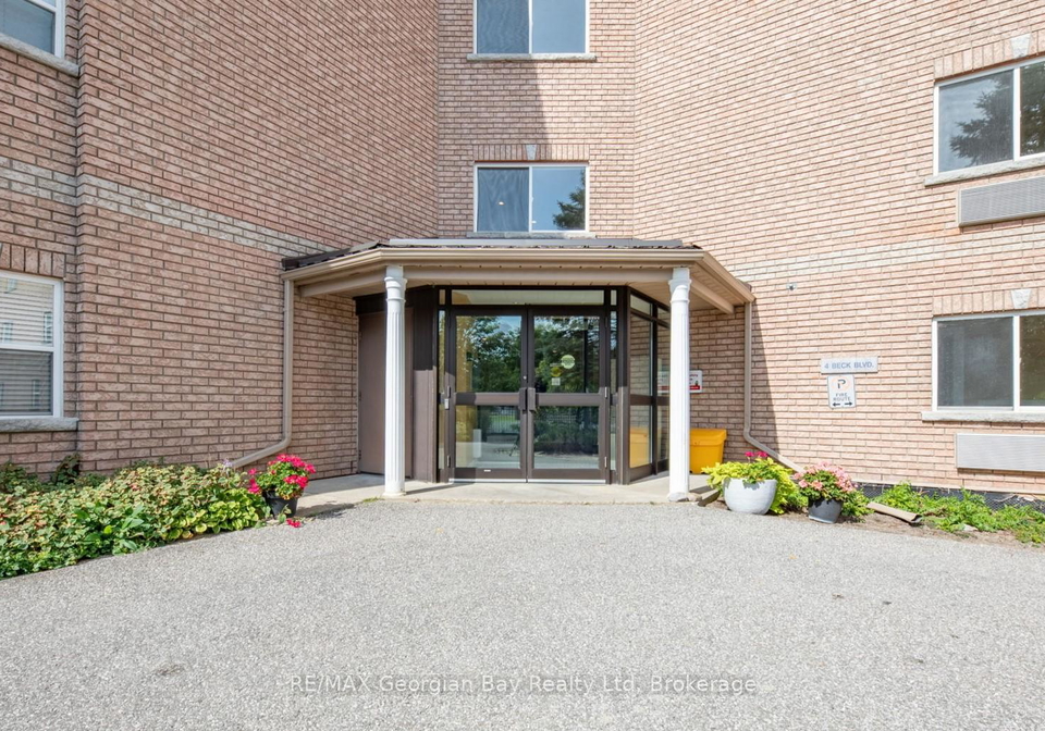 4-beck-boulevard-penetanguishene-ontario-s12963892