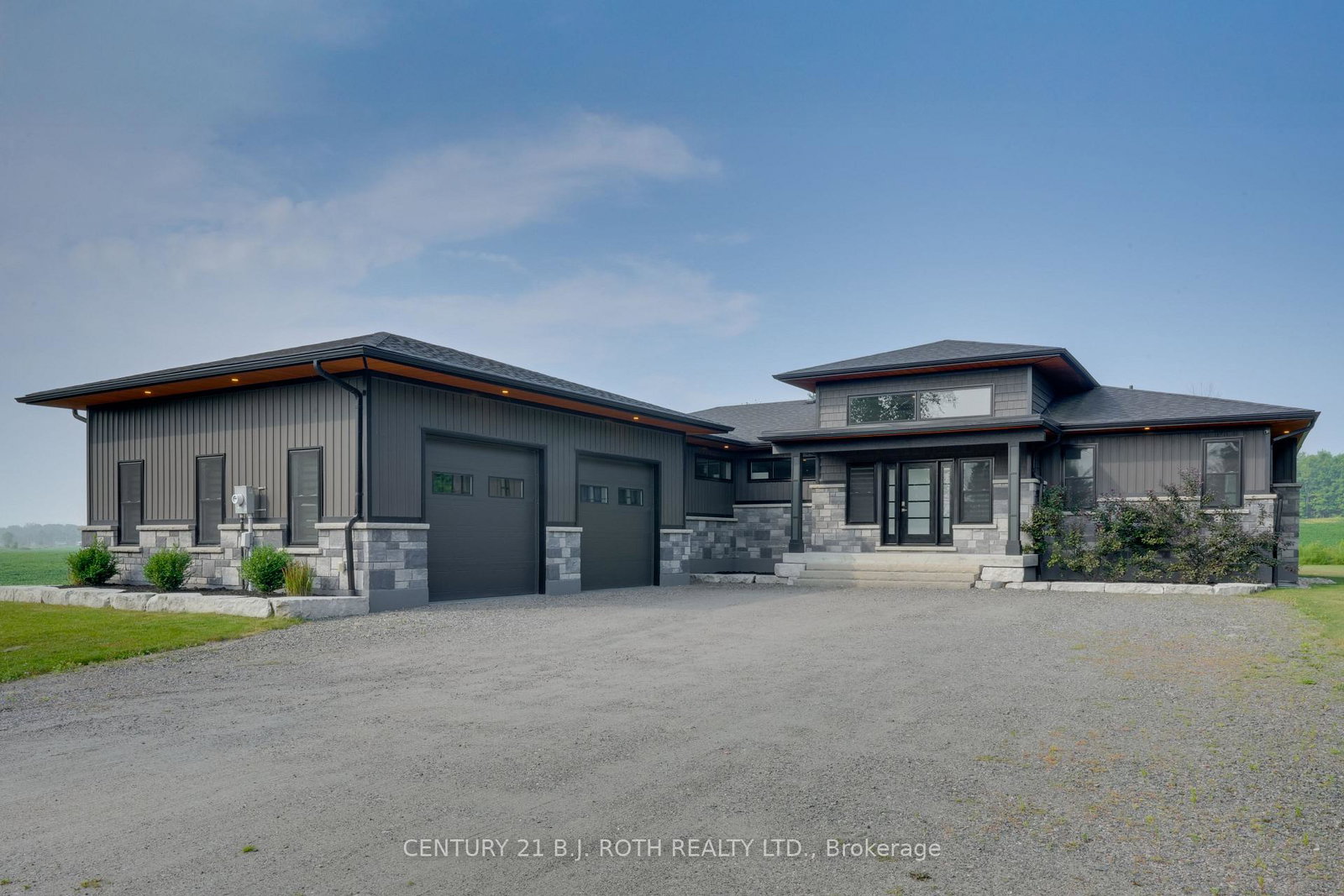 3510-brennan-line-w-severn-ontario-s12964410