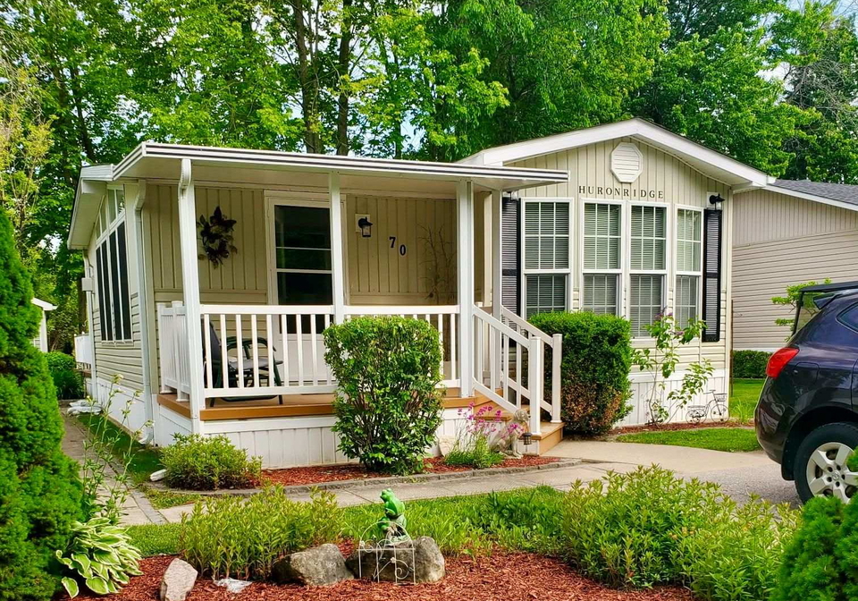 70-topaz-street-wasaga-beach-ontario-s12969078