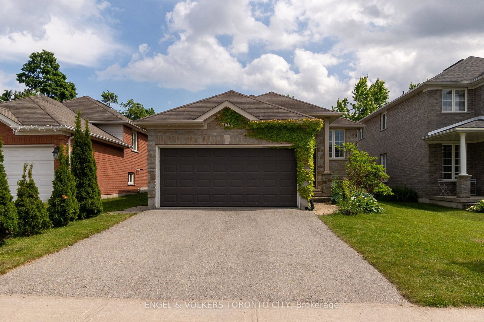 125-sovereigns-gate-barrie-ontario-s12971986