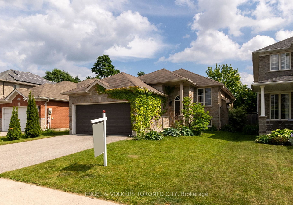 125-sovereigns-gate-barrie-ontario-s12971986