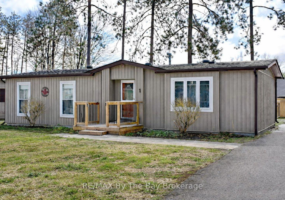 1-golf-avenue-wasaga-beach-ontario-s12976030