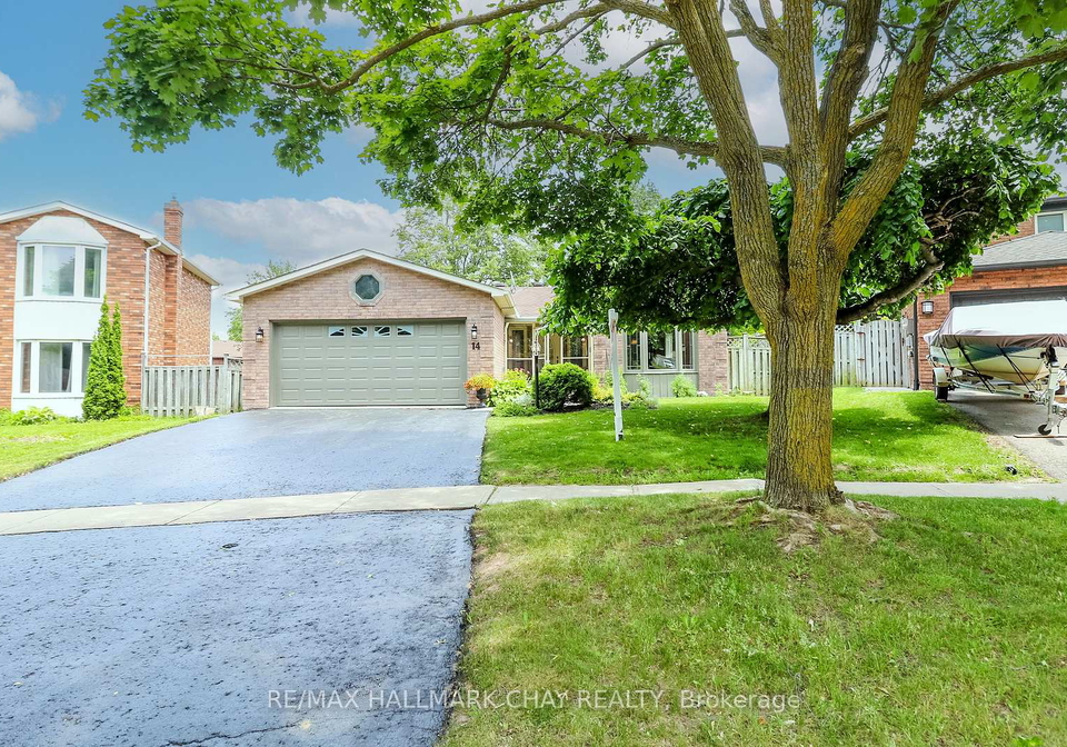 14-autumn-lane-barrie-ontario-s12980092
