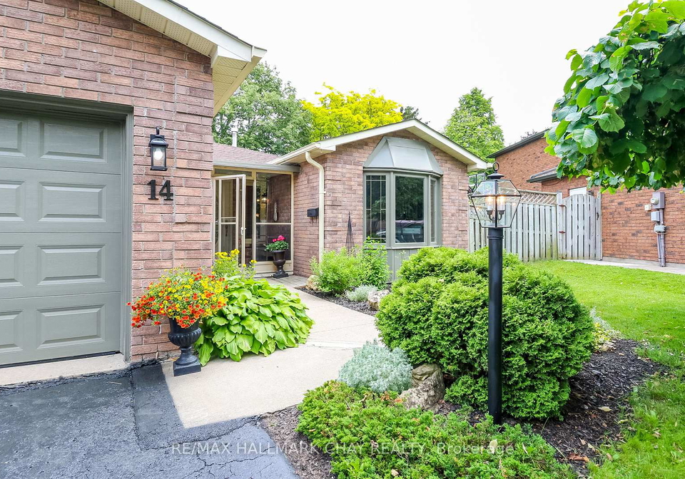 14-autumn-lane-barrie-ontario-s12980092