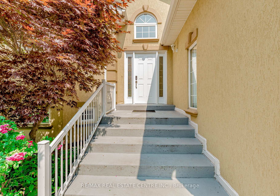 1102-siesta-drive-tiny-ontario-s12980352