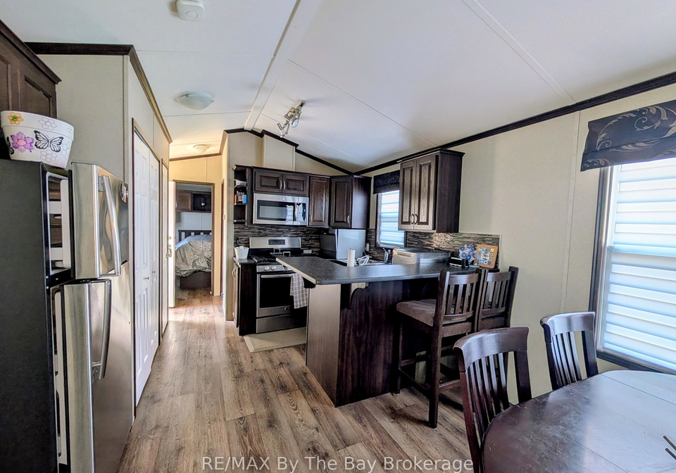 42-temagami-trail-wasaga-beach-ontario-s12982436
