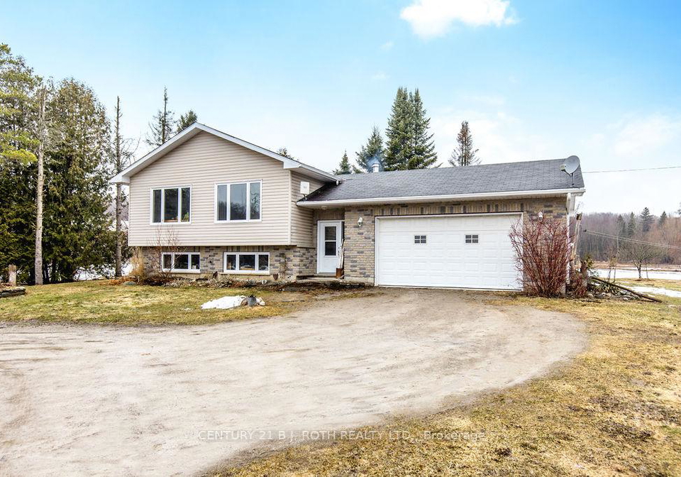 3400-reservoir-drive-severn-ontario-s12984724