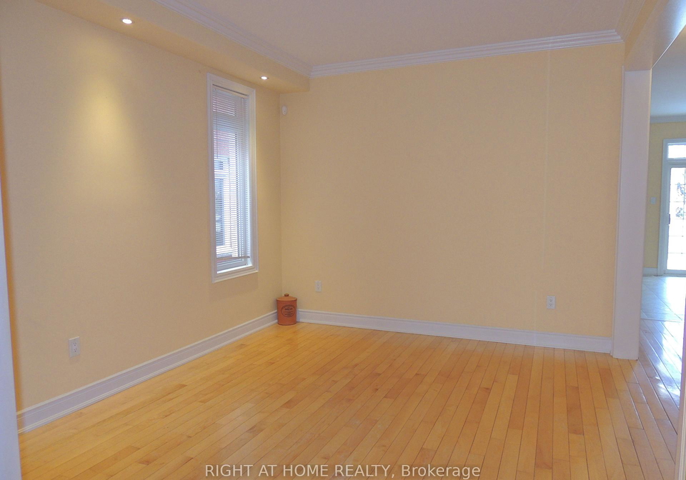 42-westminster-circle-n-barrie-ontario-s12987696