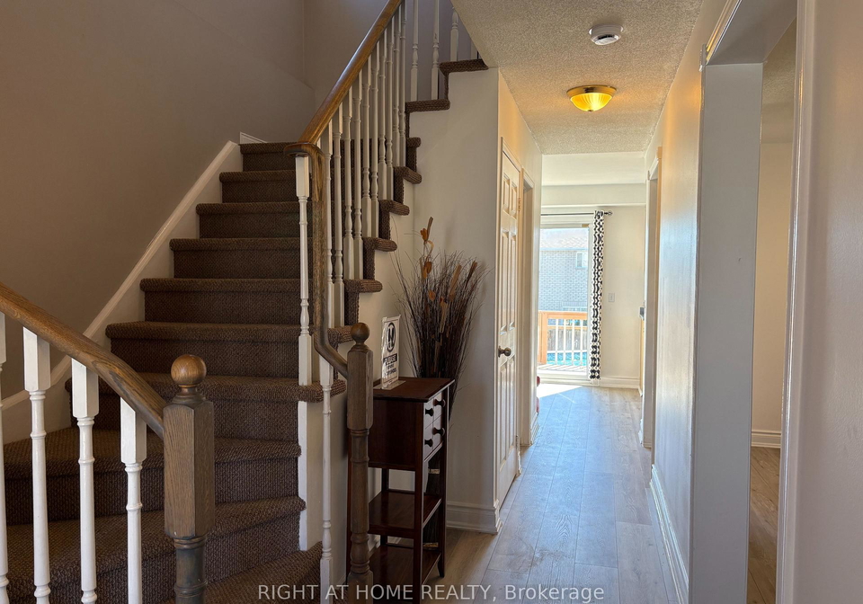 13-golds-crescent-barrie-ontario-s12988284