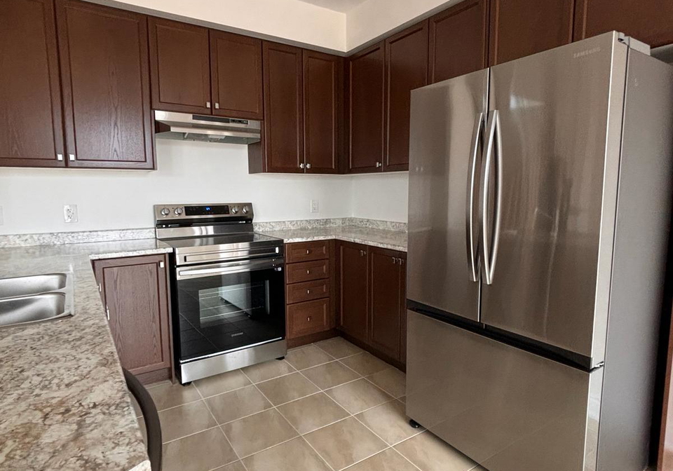 11-mission-street-wasaga-beach-ontario-s12988578