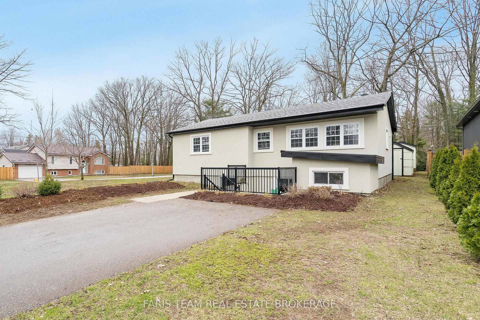 33-frank-street-wasaga-beach-ontario-s12989528