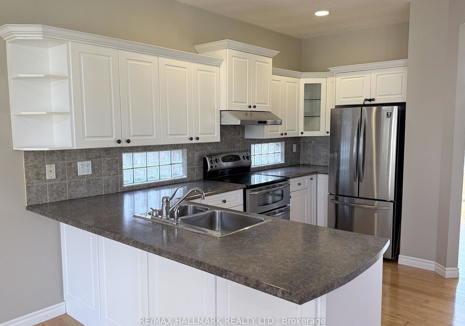 29-wildwood-trail-barrie-ontario-s12992054