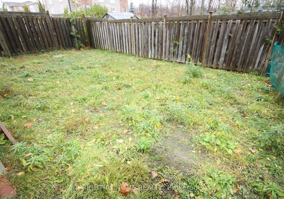 66-white-crescent-barrie-ontario-s12993554
