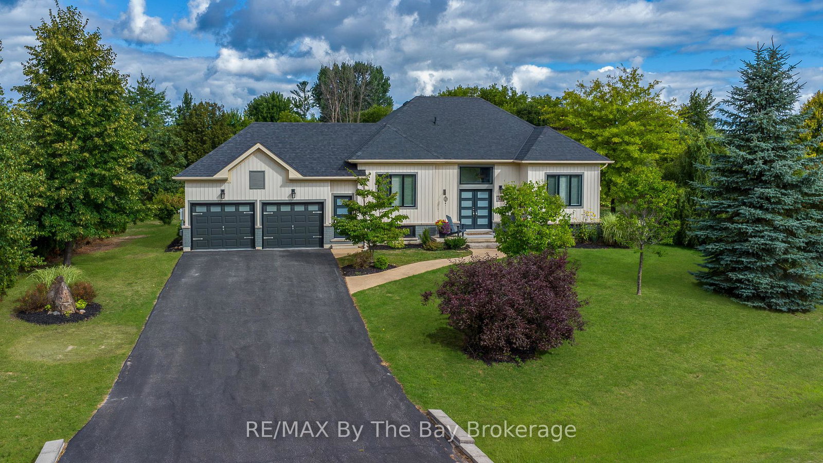 18-maple-drive-clearview-ontario-s12994264