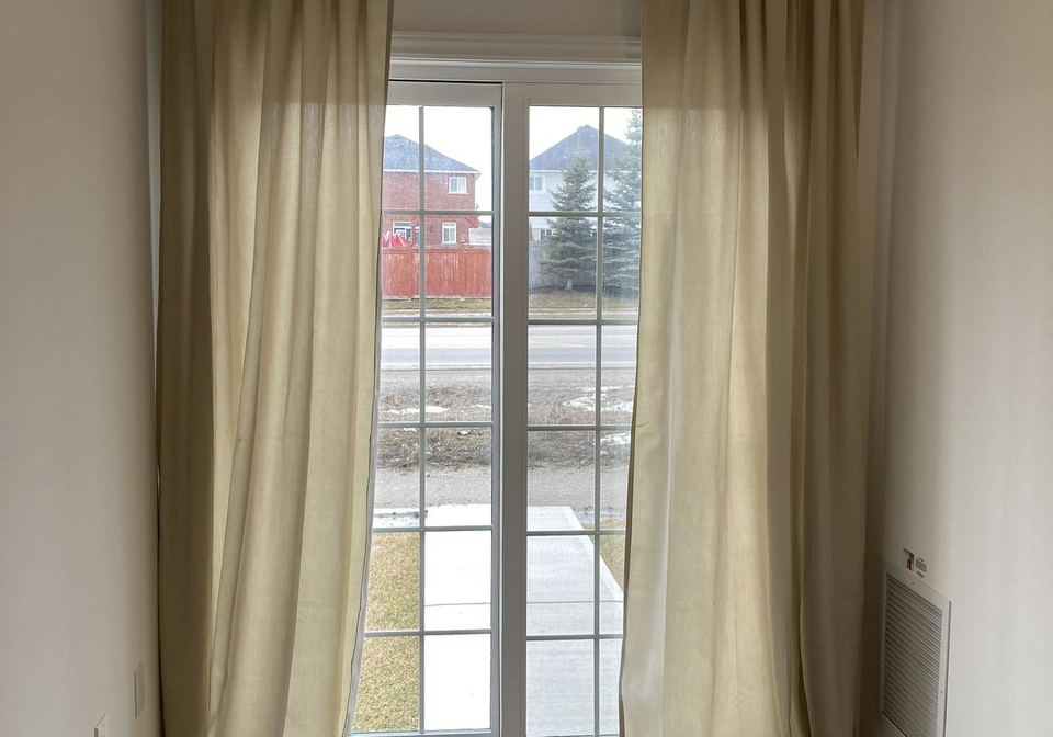 3pumpkin-corner-crescent-barrie-ontario-s12997446