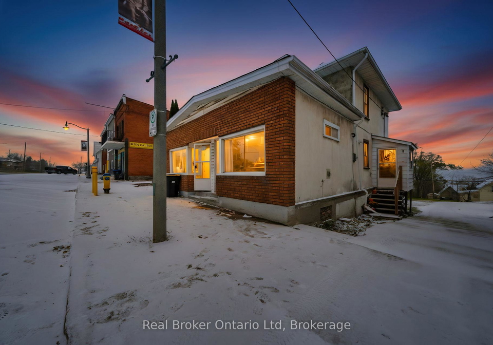 7-robert-street-w-penetanguishene-ontario-s12998378